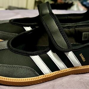 Adidas Samba black Mary Jane 

Size 8